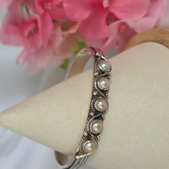 Vintage Navajo M Lee Sterling Silver Pearl Cuff Bracelet - Picture 1 of 10